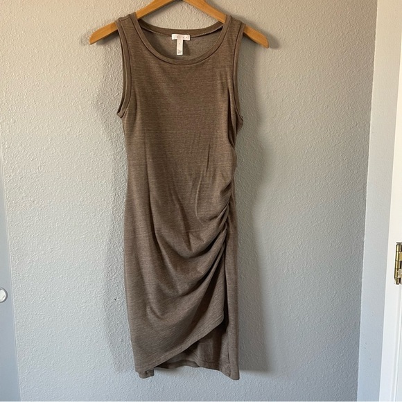 Leith Beige Sleeveless Bodycon Dress Ruched Tulip Hem Casual Everyday Size Small - Picture 3 of 8